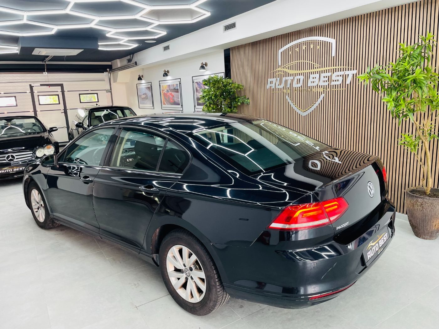2018 Volkswagen Passat — fotografija 3