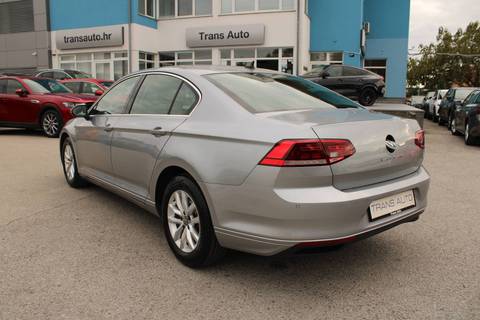 2022 Volkswagen Passat — sličica 7