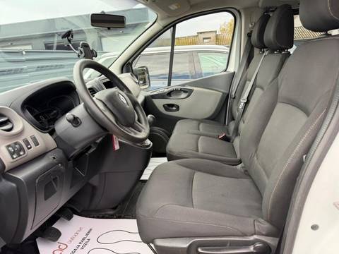 2015 Renault Trafic — sličica 16