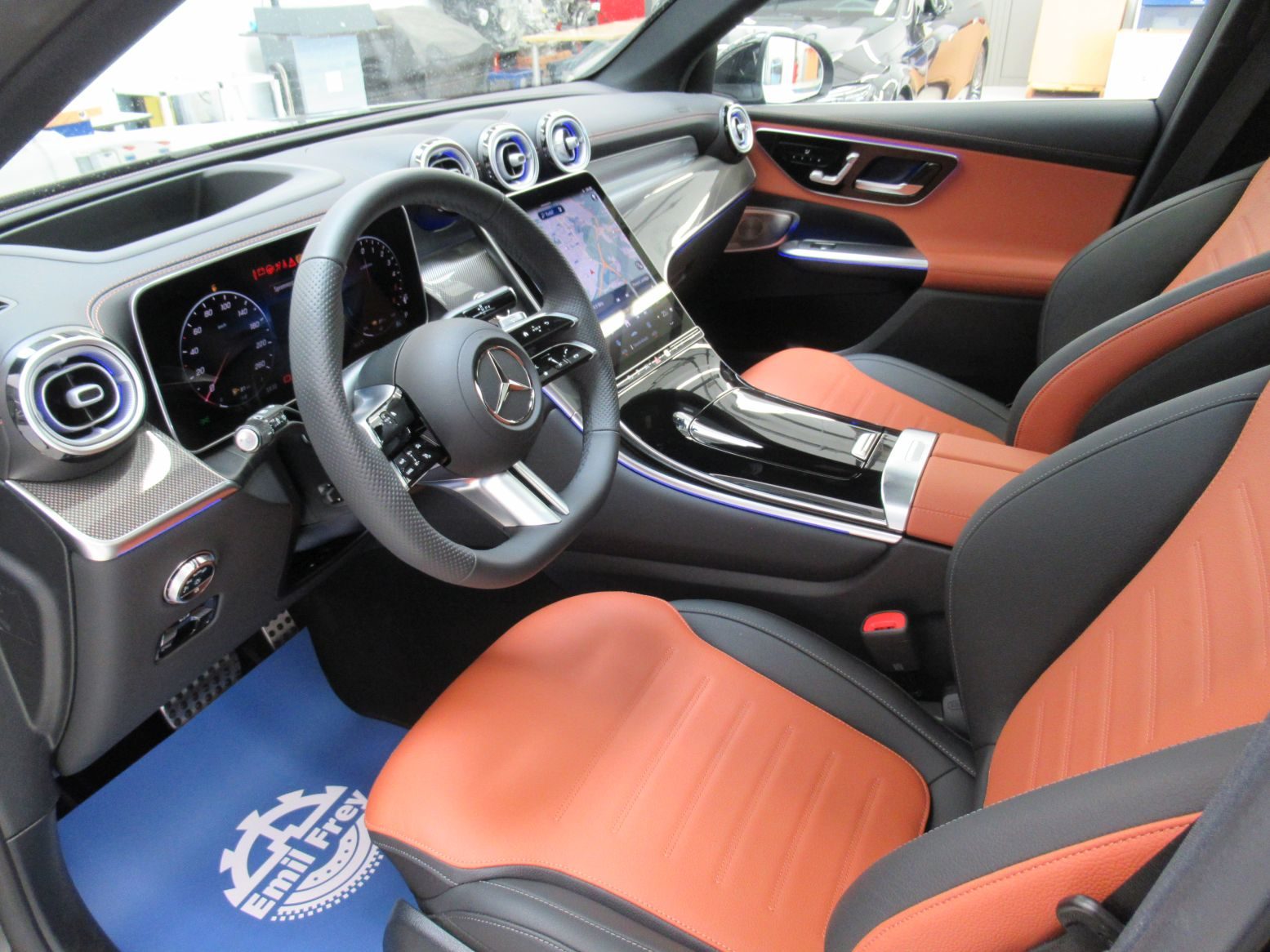 2025 Mercedes-Benz GLC AMG Line — fotografija 16