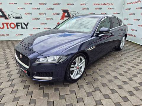 2016 Jaguar XF — sličica 9