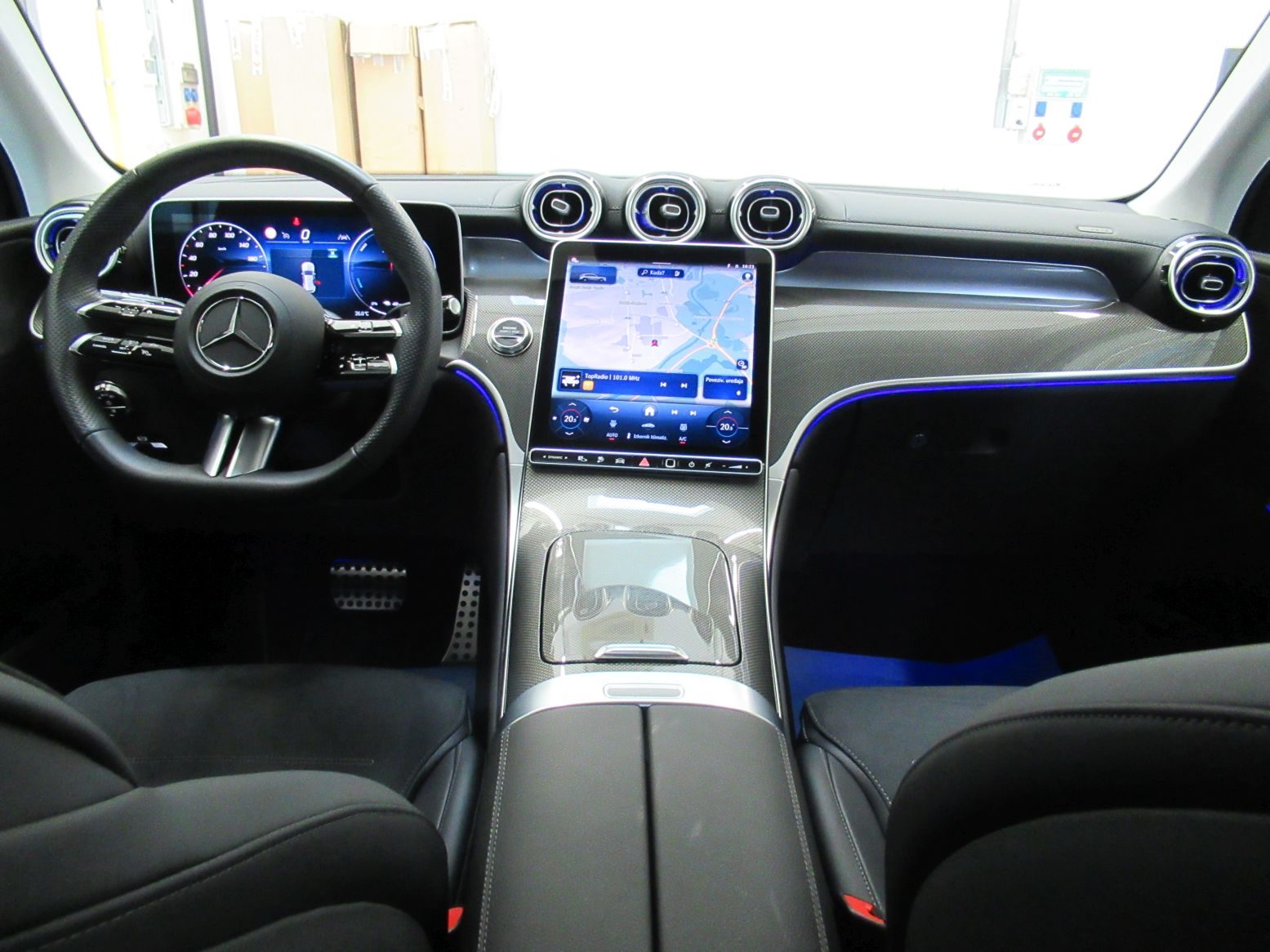2025 Mercedes-Benz GLC AMG Line — fotografija 13