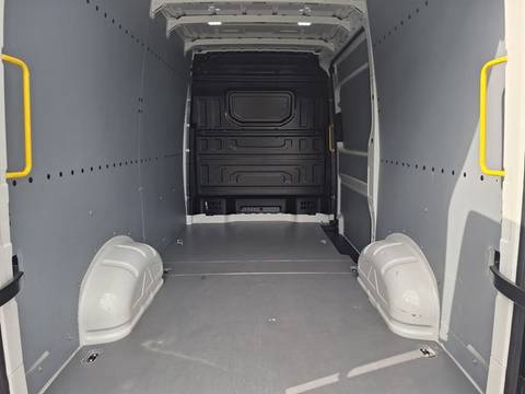 2025 Volkswagen Crafter — sličica 9