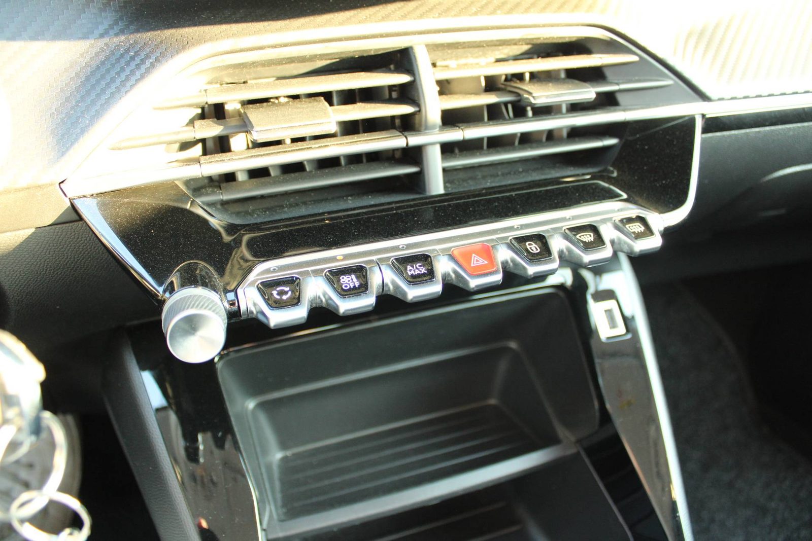 2023 Peugeot 208 — fotografija 16