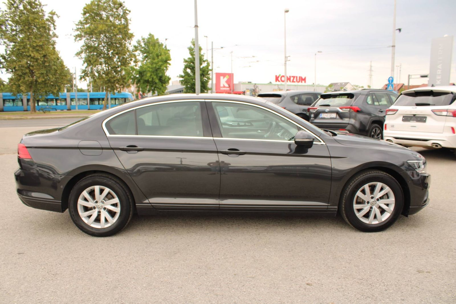 2021 Volkswagen Passat — fotografija 4