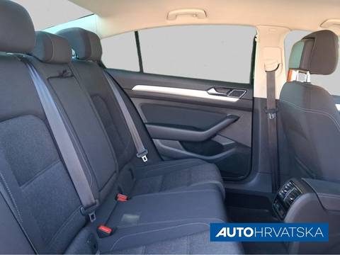 2019 Volkswagen Passat — sličica 14