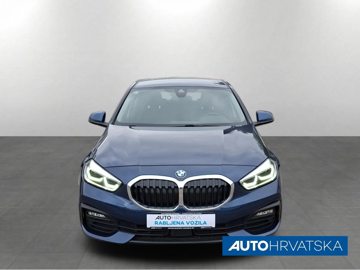 2021 BMW Serija 1 — fotografija 3