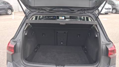 2023 Volkswagen Golf — sličica 12
