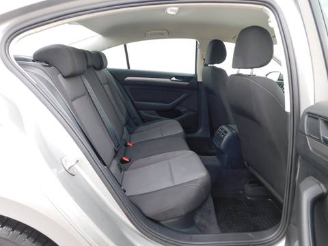 2015 Volkswagen Passat — sličica 11