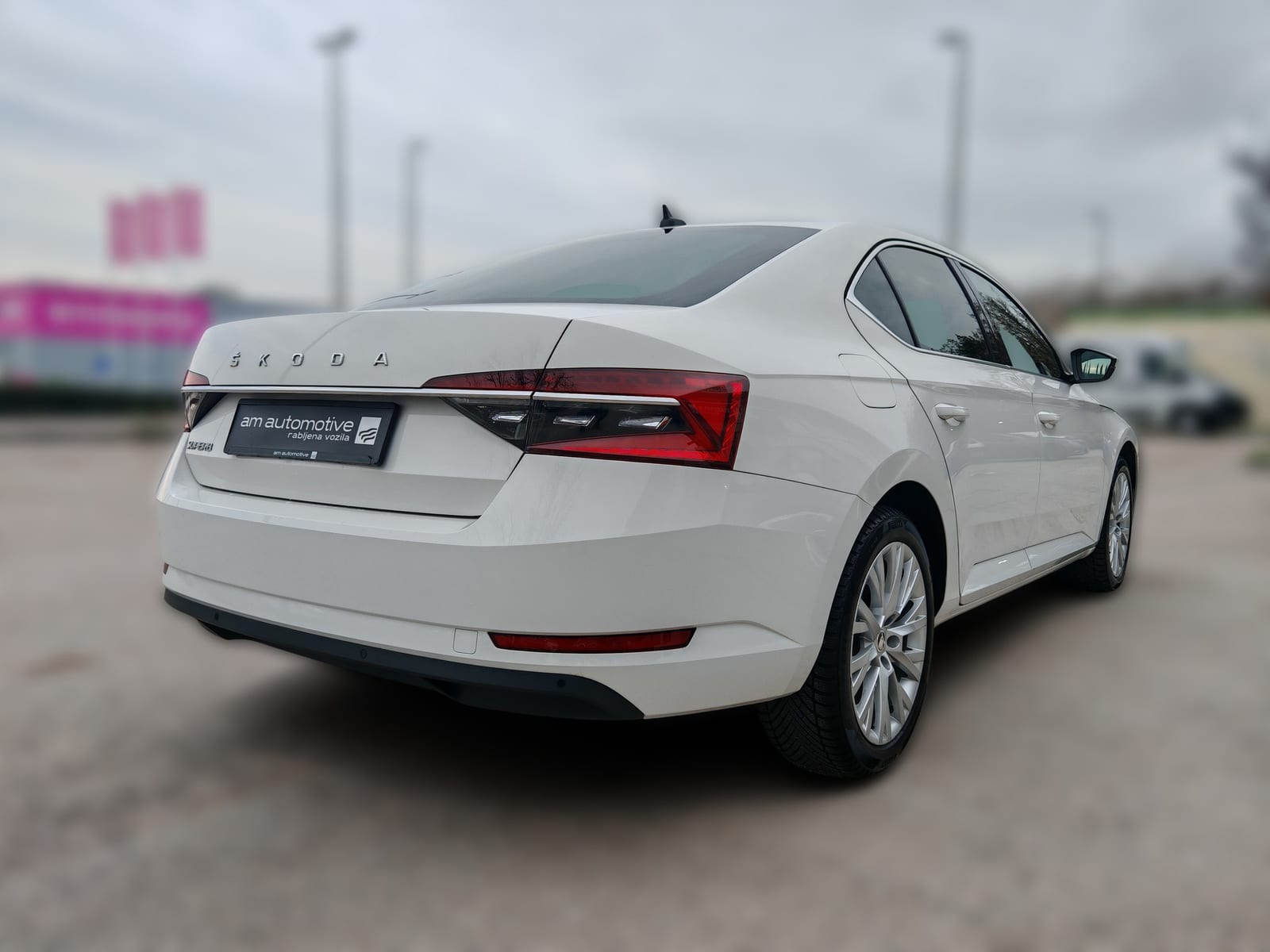 2021 Škoda Superb — fotografija 5