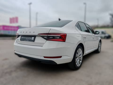 2021 Škoda Superb — sličica 5