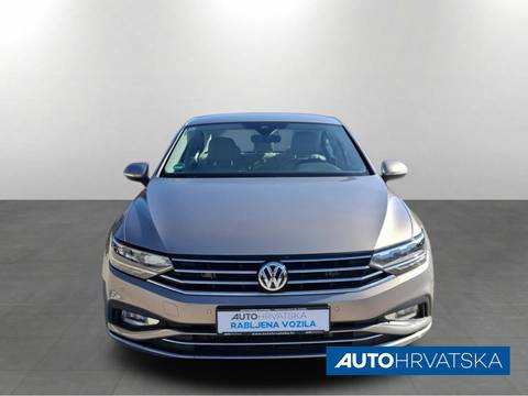 2019 Volkswagen Passat — sličica 3