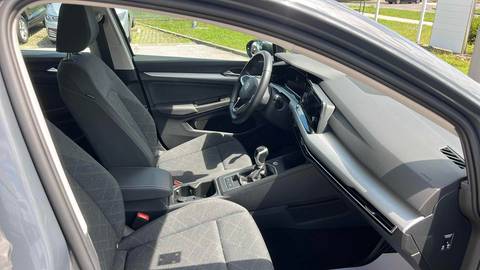 2024 Volkswagen Golf — sličica 9