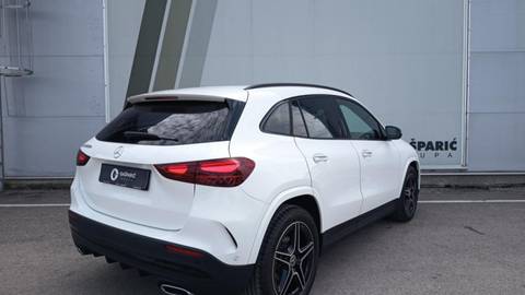 2025 Mercedes-Benz GLA AMG Line — sličica 4