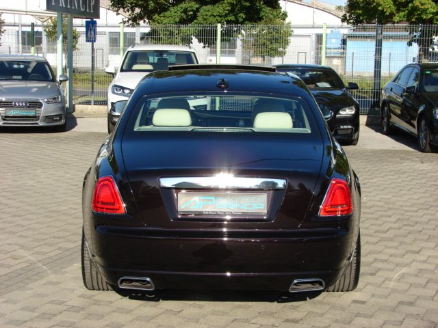 2015 Rolls-Royce Ghost — fotografija 5
