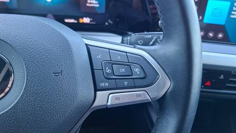 2022 Volkswagen Golf — sličica 13