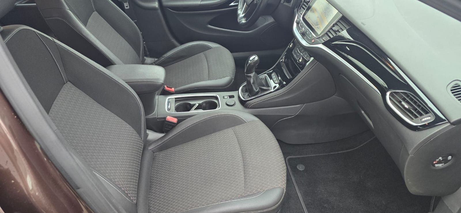 2017 Opel Astra — fotografija 9