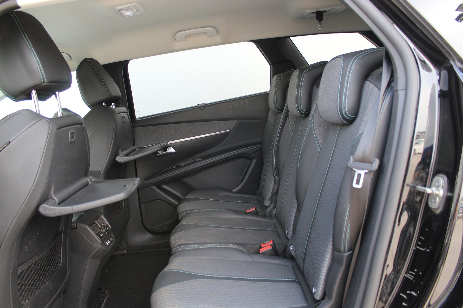 2022 Peugeot 5008 — fotografija 11