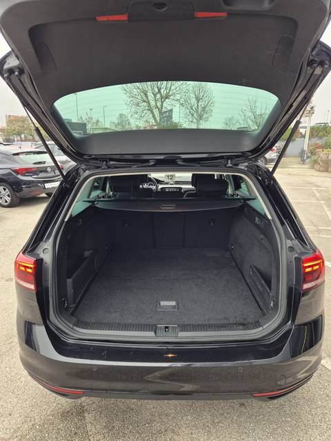 2021 Volkswagen Passat Variant — sličica 20