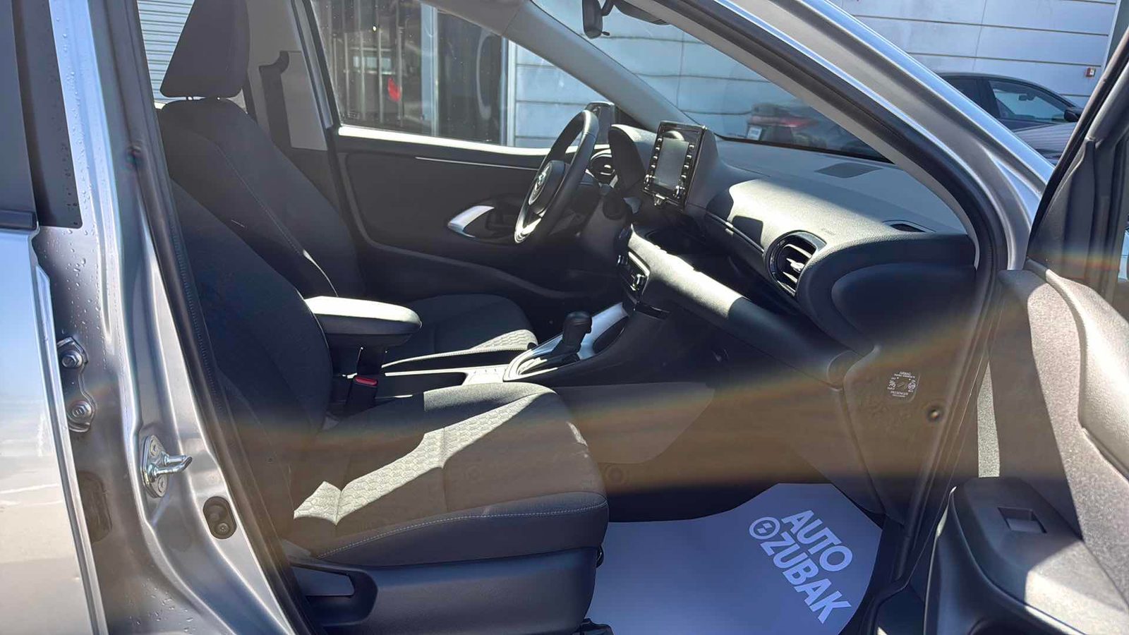 2022 Toyota Yaris — fotografija 9