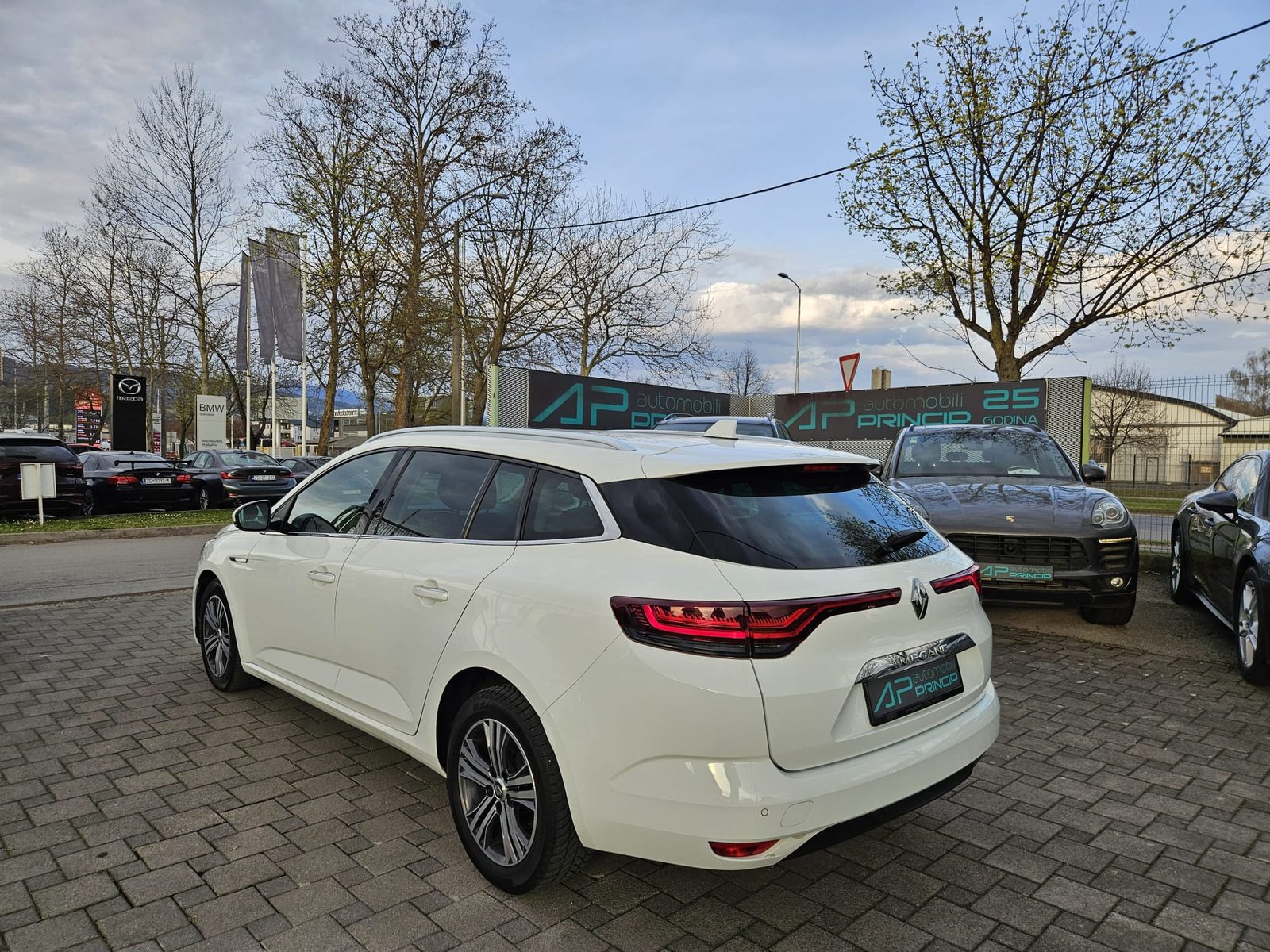 2022 Renault Megane — fotografija 4