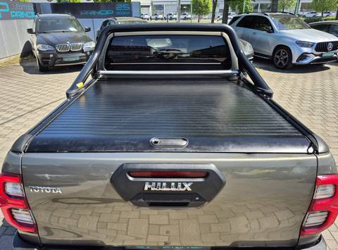 2021 Toyota Hilux — sličica 8