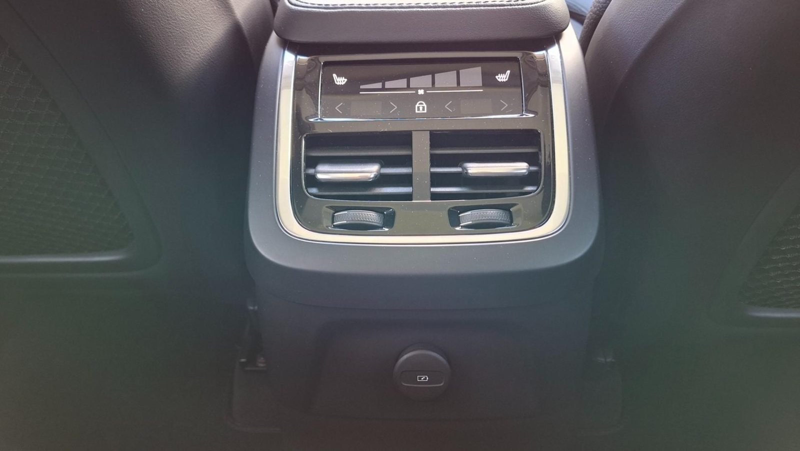 2023 Volvo XC90 — fotografija 13