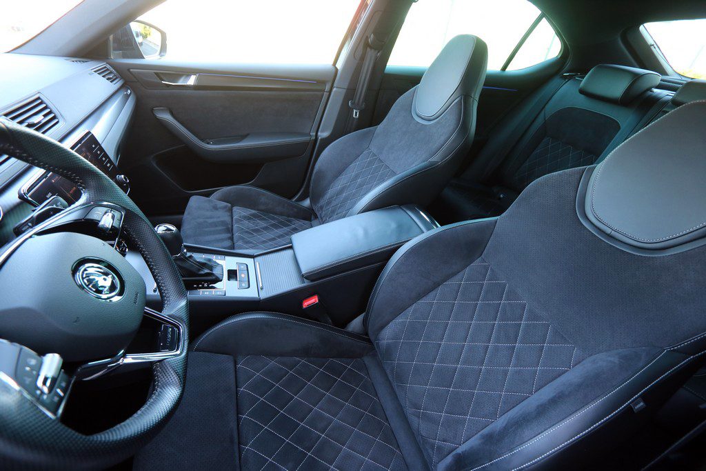 2021 Škoda Superb Sportline — fotografija 6