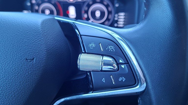 2021 Škoda Karoq — fotografija 21