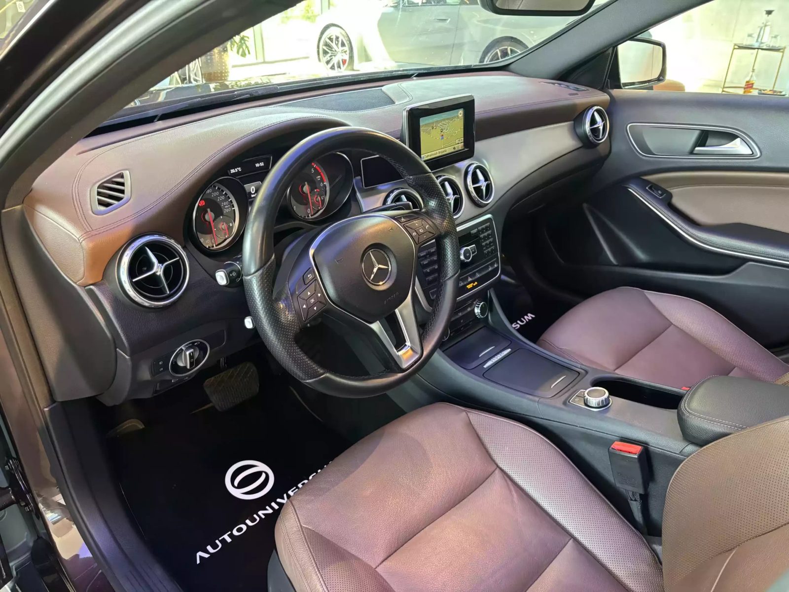 2015 Mercedes-Benz GLA — fotografija 14
