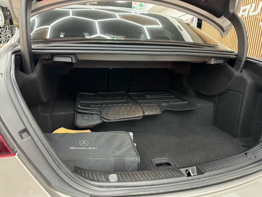 2022 Mercedes-Benz E-klasa — fotografija 15