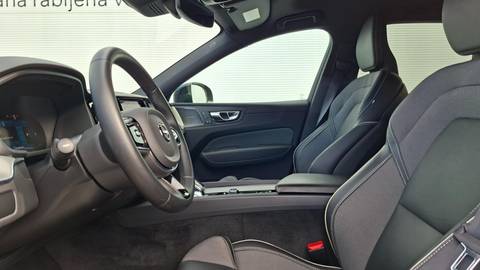2023 Volvo XC60 — sličica 7