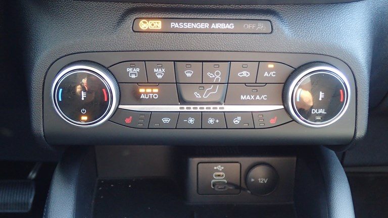 2023 Ford Kuga — fotografija 17