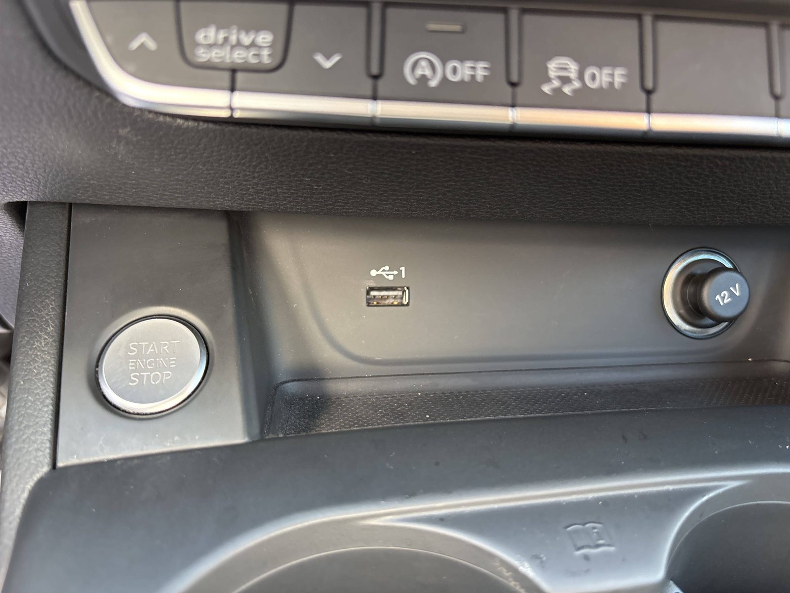 2021 Audi A4 — fotografija 30