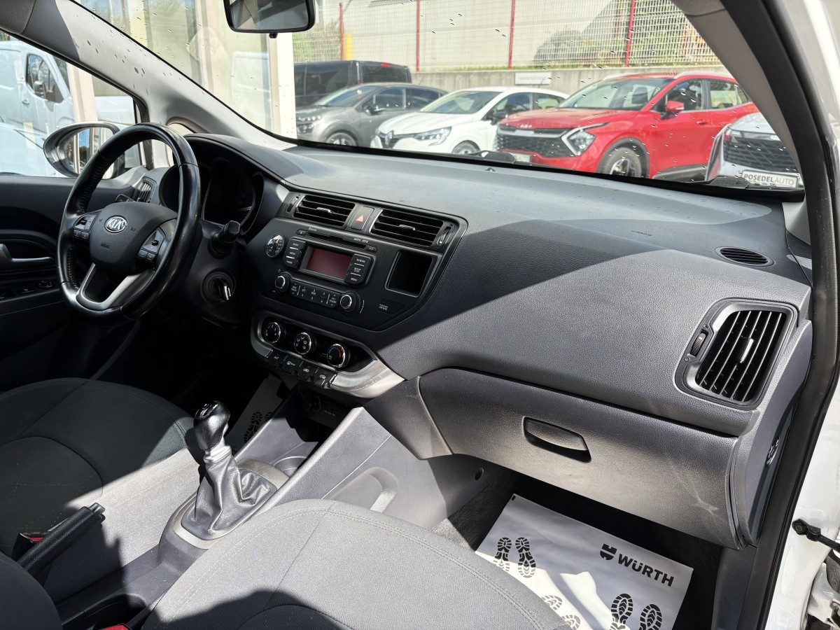 2014 Kia Rio — fotografija 11