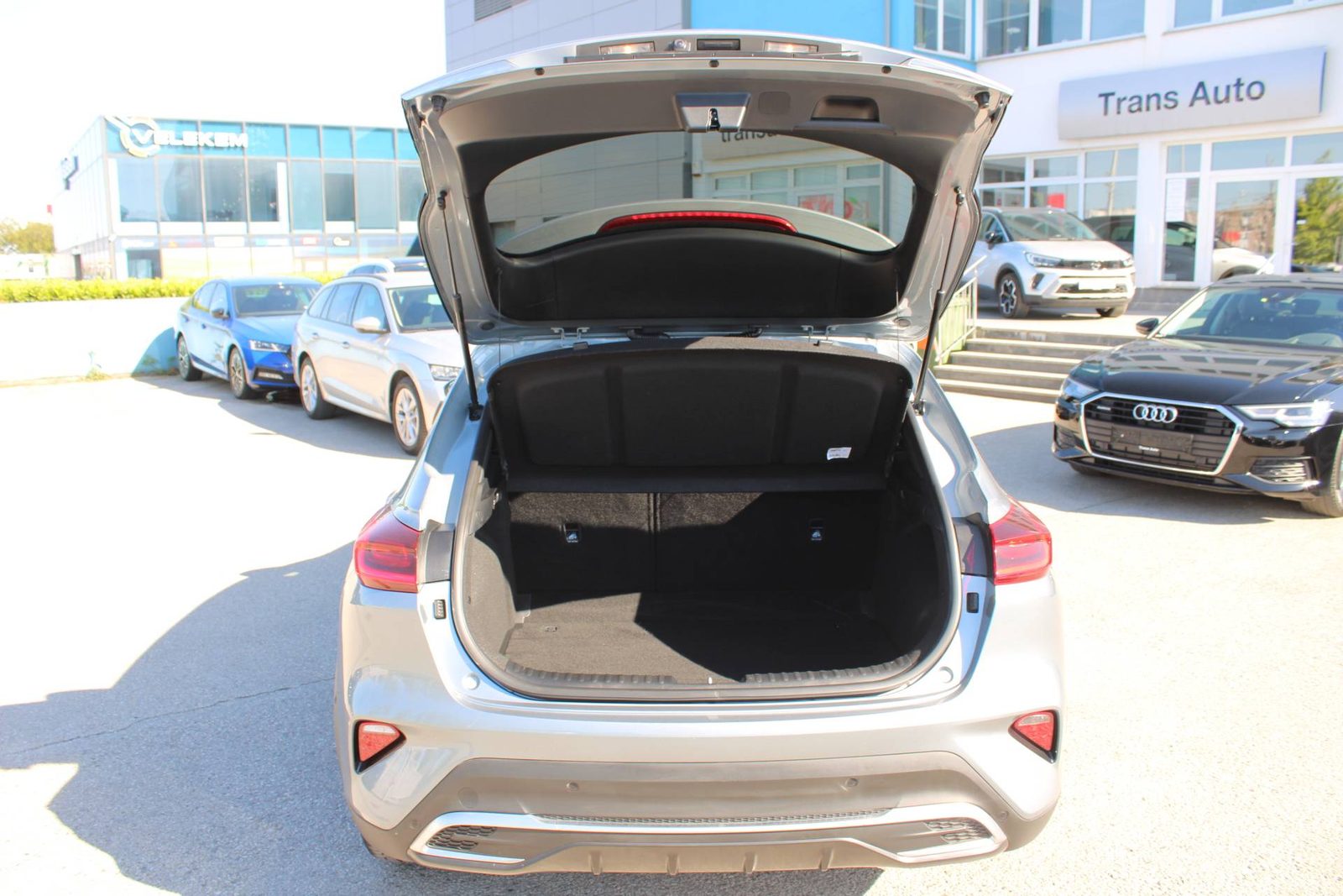 2023 Kia Xcee'd — fotografija 10