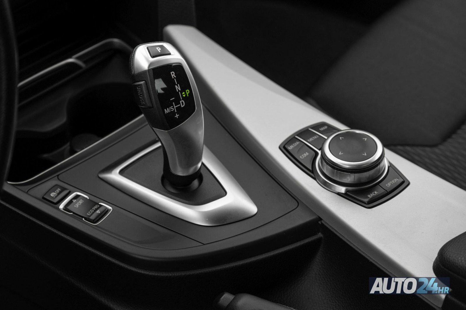 2018 BMW Serija 3 25 years — fotografija 13