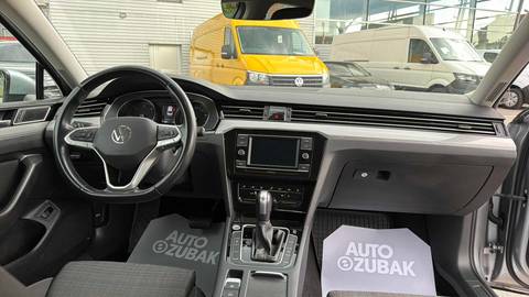 2021 Volkswagen Passat — sličica 11