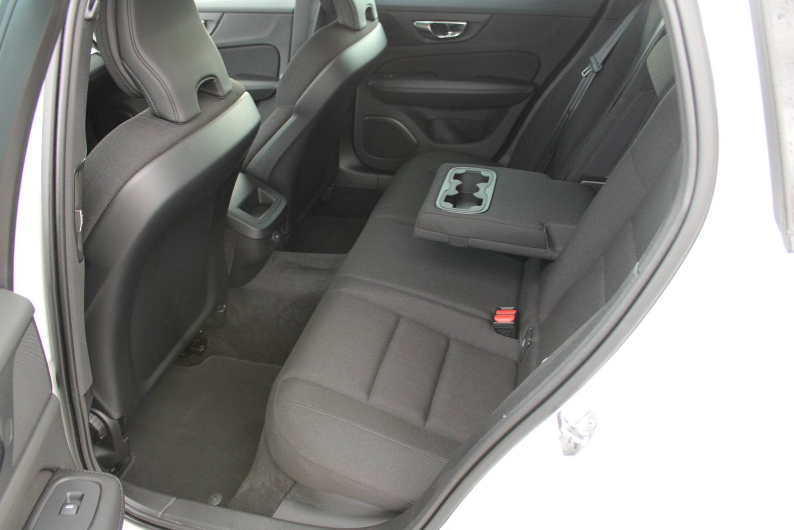 2021 Volvo V60 — fotografija 10