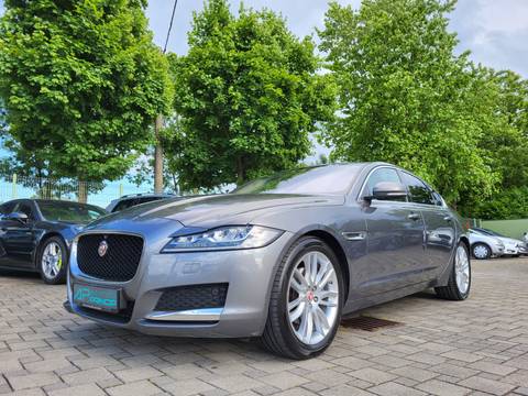 2015 Jaguar XF — sličica 2