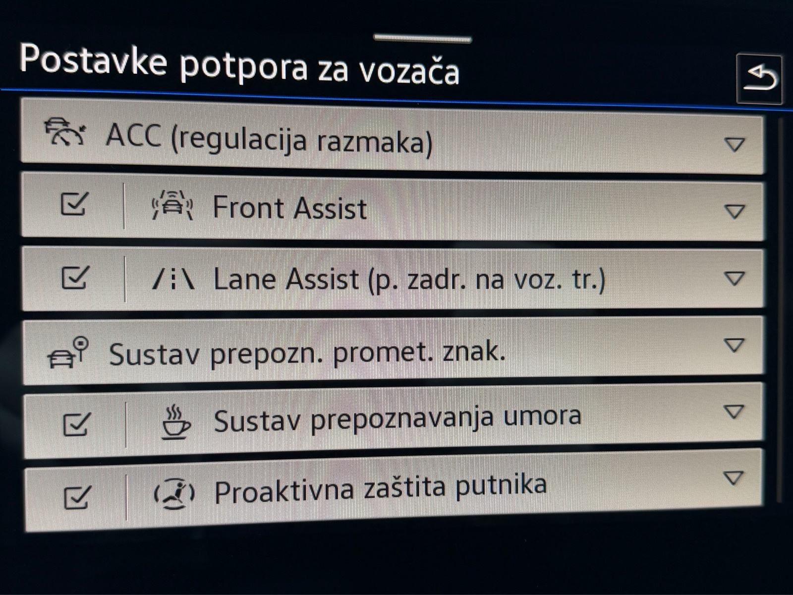 2021 Volkswagen Passat — fotografija 14