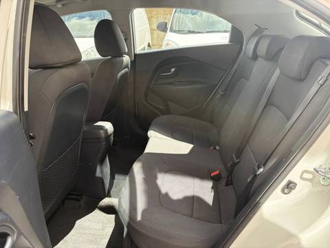 2014 Kia Rio — sličica 16