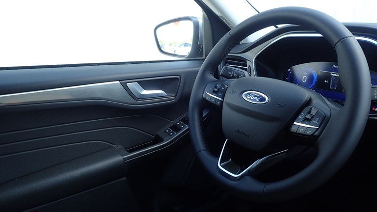 2023 Ford Kuga — fotografija 8