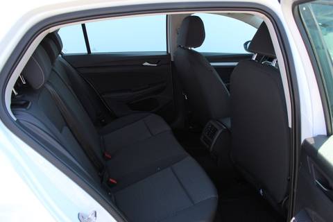 2026 Volkswagen Golf — sličica 12