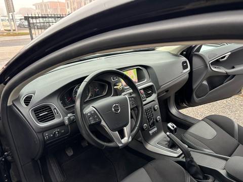 2019 Volvo V40 — sličica 10