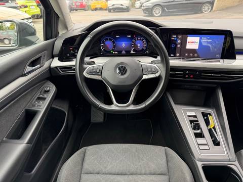 2023 Volkswagen Golf — sličica 9