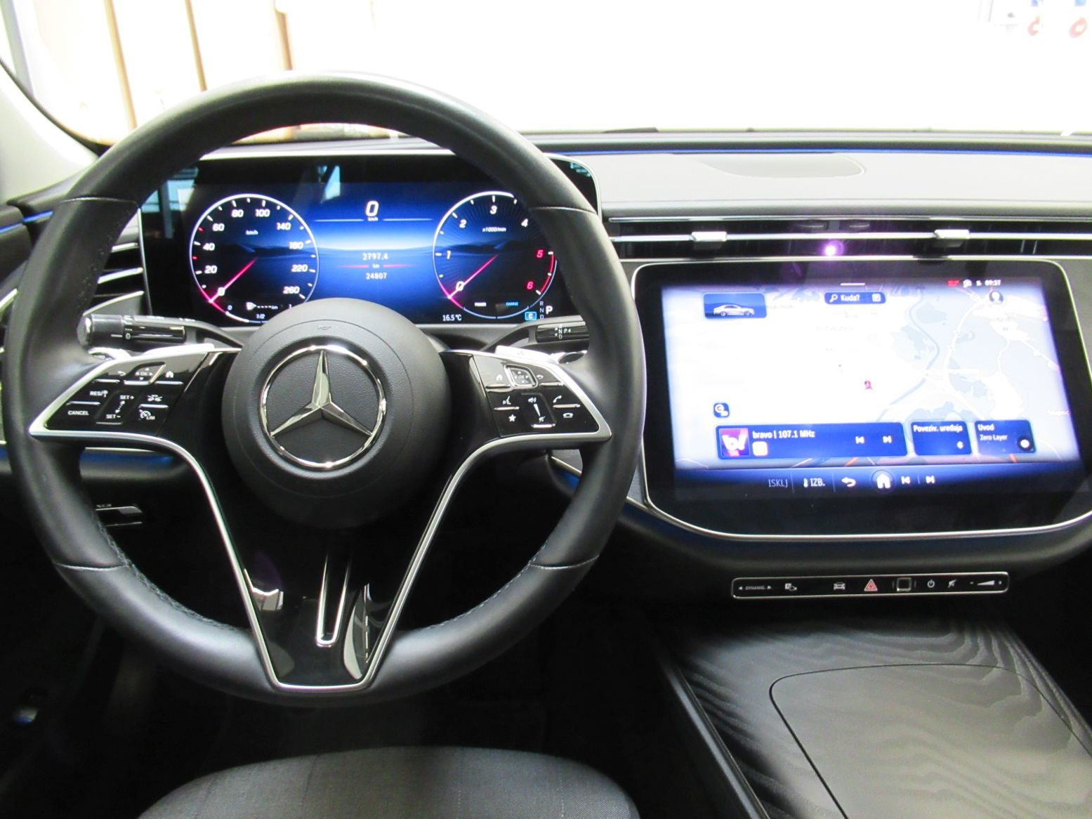 2025 Mercedes-Benz E-klasa Avantgarde — fotografija 15