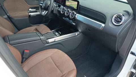 2025 Mercedes-Benz GLB AMG Line — sličica 12