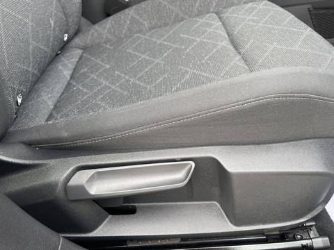 2021 Volkswagen Golf — sličica 23