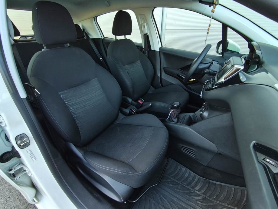 2019 Peugeot 208 — fotografija 17